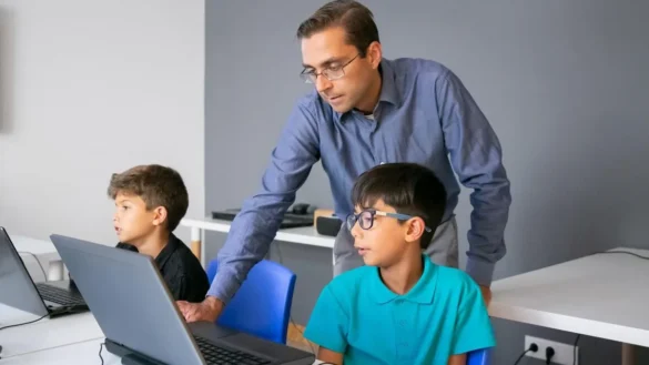 NEP 2020 highlights new education structure, subject flexibility, and skill-based learning for students.